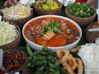 Ka Nom Jeen Naam Ngaew, Spicy tomato soup with Northern style rice noodle