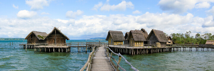 Naklejka premium Pfahlbauten Uhldingen