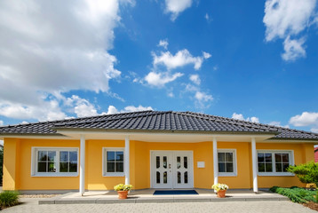 Flachbau, Bungalow, Einfamilienhaus