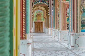 Küchenrückwand glas motiv bunter Korridor mit indischen Wandmalereien, Jaipur © schame87