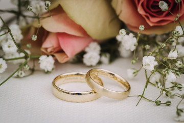 wedding rings macro close up 