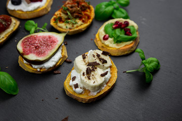 S&uuml;&szlig;e und herzhafte S&uuml;&szlig;kartoffeltoasts
