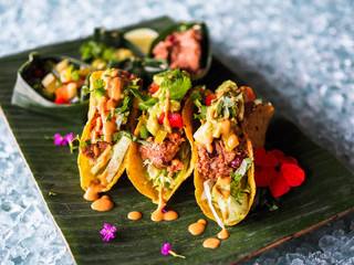 3 healthy vegan jackfruit tacos