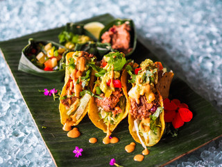 3 healthy vegan jackfruit tacos