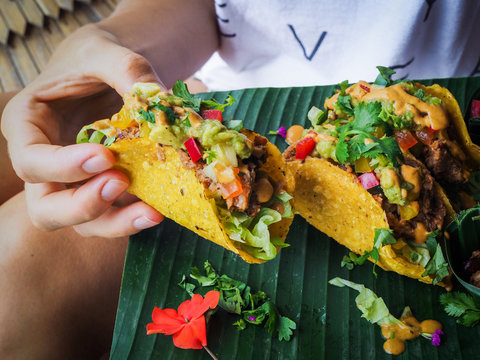 Healthy Vegan Jackfruit Tacos