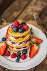 Pancakes with berries 
