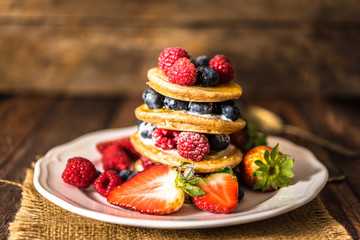 Pancakes with berries 