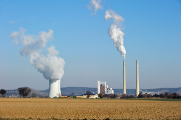 Fototapeta na wymiar Kohlekraftwerk in Heilbronn