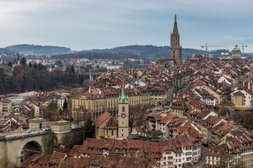 Fototapeta na wymiar Aussicht vom Rosengarten auf die Berner Altstadt