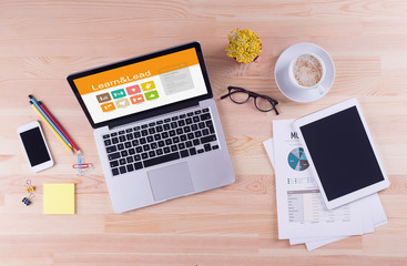 Business desk concept - Learn and Lead