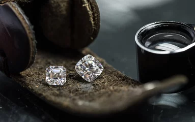 Fototapete Luxury diamonds on the leather © Levon