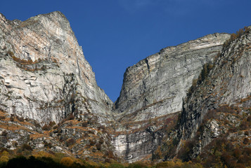 Fototapeta na wymiar Berge im Verzascatal
