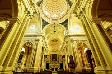 Fototapeta na wymiar イタリアのロコロンドの教会