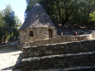MAISON EN PIERRE