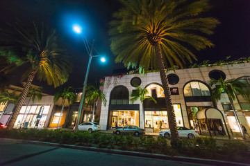 Naklejka premium Rodeo Drive on a clear night