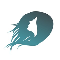 девушка с длинными волосами