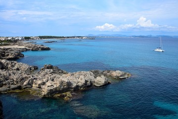 Küste bei Es Pujols auf Formentera