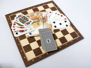 Gamble composition with cards and chess