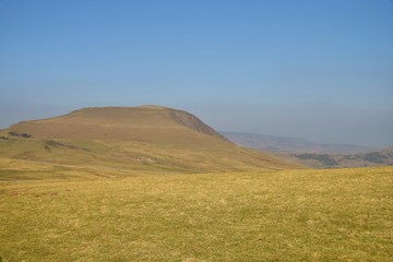 Fototapeta na wymiar Mam Tor mountain in the beautiful Peak District countryside near Castleton, Derbyshire