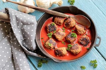 boulettes de viande et sauce tomate persillée 1