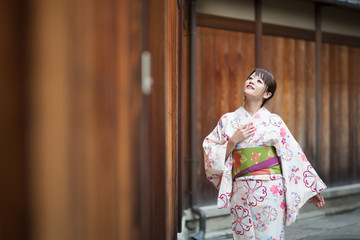 Fototapeta premium 京都観光・女性