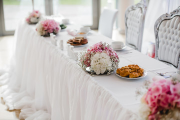 Fototapeta na wymiar wedding flowers bride bouquet ceremony