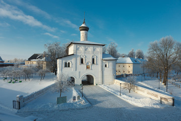 Annunciation Gate church of the monastery of Saint Euthymius. in Suzdal snowy winter.