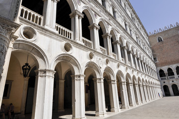Fototapeta na wymiar Outside looking of Doges palace in Venice Italy