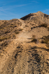Umgebung beim Fort Bravo - Andalusien - Weg auf den Bergkamm 