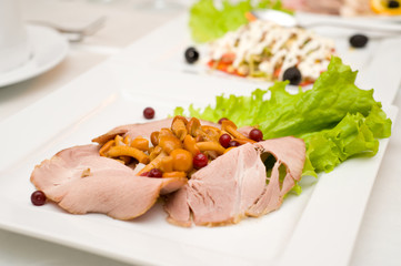 mushrooms on ham
