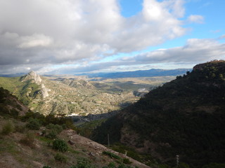 Fototapeta na wymiar beautiful rocky region around el Chorro in Andalusia