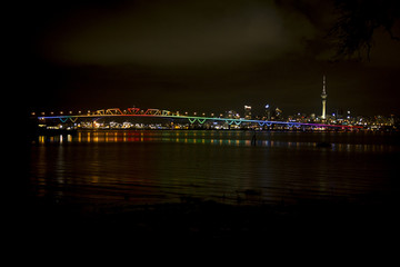 Fototapeta na wymiar Auckland harbour bridge light show