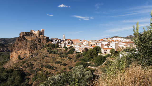 Vista del pueblo de Cofrentes. Valencia. España