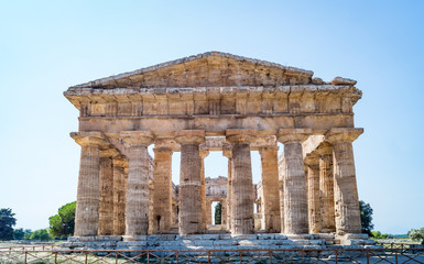 Obraz premium Classical greek temple at ruins of ancient city Paestum, Italy
