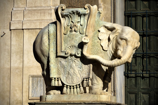 Rome. Piazza della Minerva, Obelisk on the back of an elephant, "chicken Minerva"