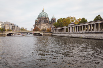 Fototapeta na wymiar Berlin Cathedral against sky