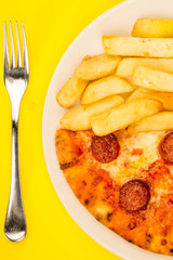 Italian Style Pepperoni Pizza With Chips