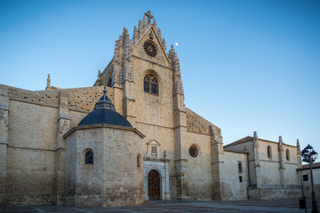 Palencia, ciudad histórica y cultural,en el centro de España