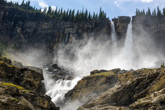 Fototapeta Twin Falls Drop Deep in the Heart of Yoho National Park, British Columbia