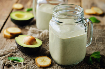 Avocado banana smoothies