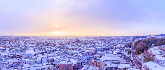 雪景色の都市風景 日本 住宅街