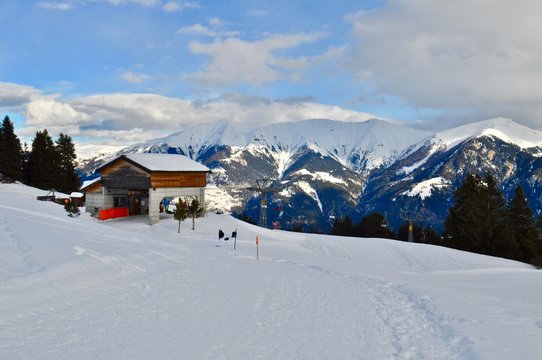 Skilift Station / Bergbahn am Heinzenberg im Winter und Schnee, im Domleschg, Kanton Graub&uuml;nden
