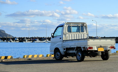 軽トラックのある風景