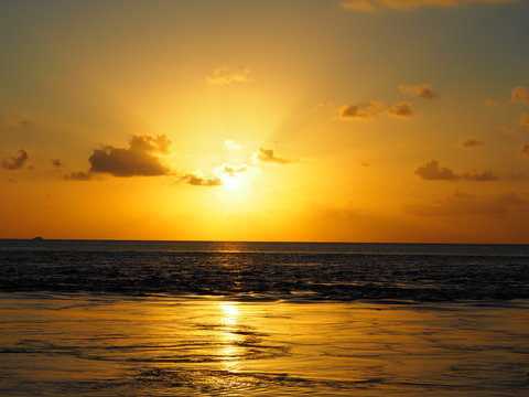 Sunset Ile De Fakarava, Archipel Des Tuamotus