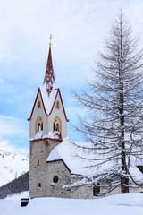 Fototapeta na wymiar Walking in the snow in Val Aurina. Landscapes and breathtaking views