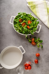 Lamb lettuce salad, tomatoes and herbs