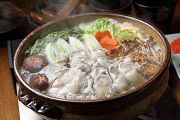 牡蠣鍋　Oyster and vegetable stew