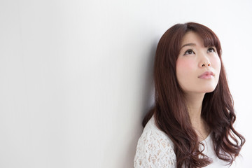 女性・白バック