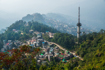 Obraz premium Gangtok city aerial view from high place in the Indian state of Sikkim
