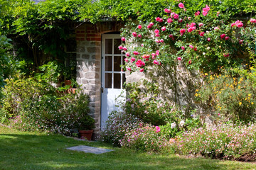 Maison > Jardin > Porte > fleurs